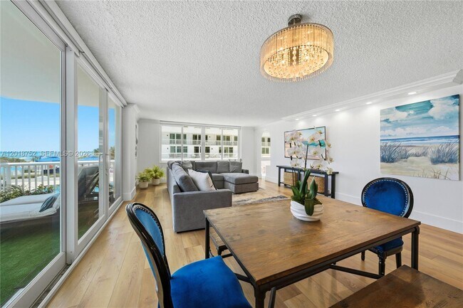 Foto del edificio - 5401 Collins Ave
