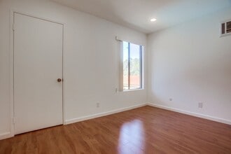 Building Photo - 265 Loma Alta Dr