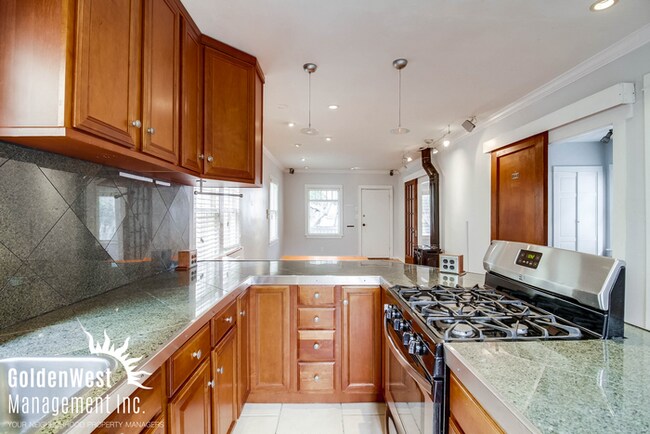 Building Photo - Charming single-story 3Bdm 1Ba Home in Nor...