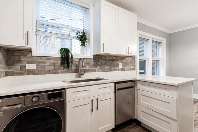 Foto del edificio - 2127 W Giddings St