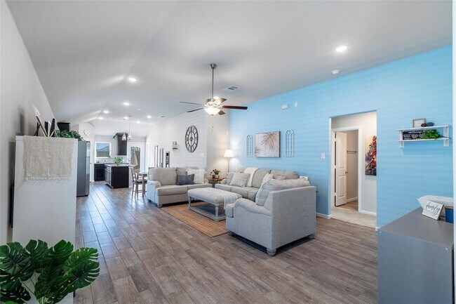 Foto del edificio - 14132 Calderwood St