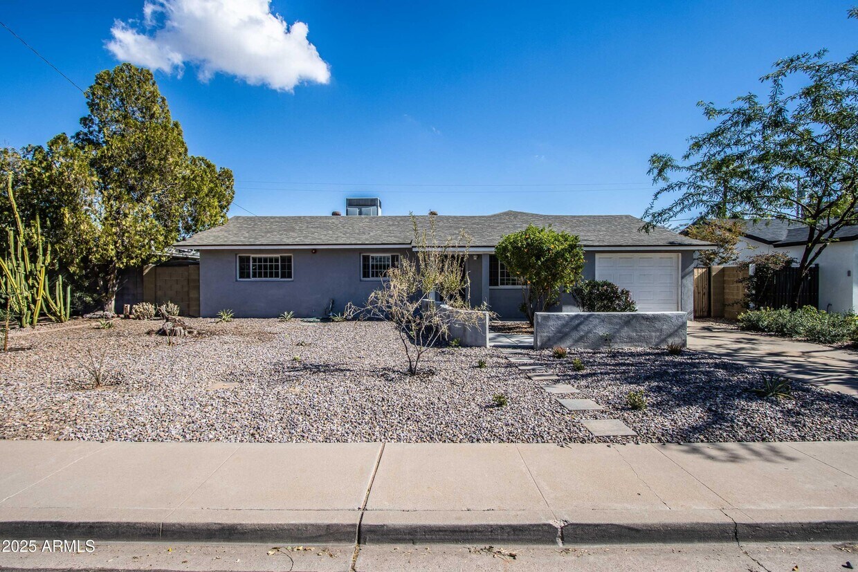 Foto principal - 3609 N Navajo Trail