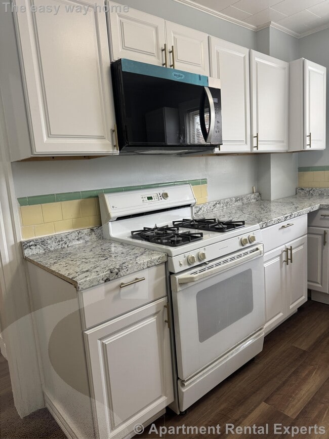 Building Photo - 225 Riverside Ave