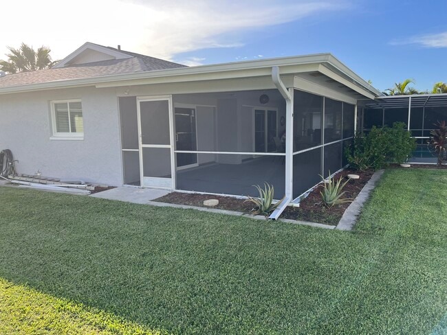 Building Photo - 2509 SE 26th Ave