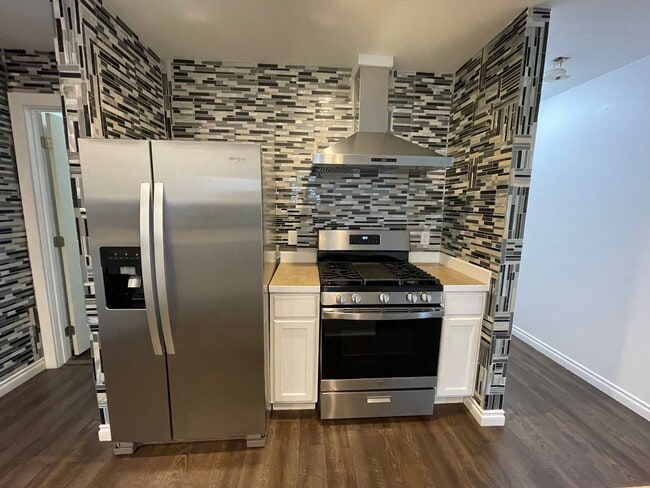 Foto del edificio - Charming, Modern One Story Home! Pet Frien...