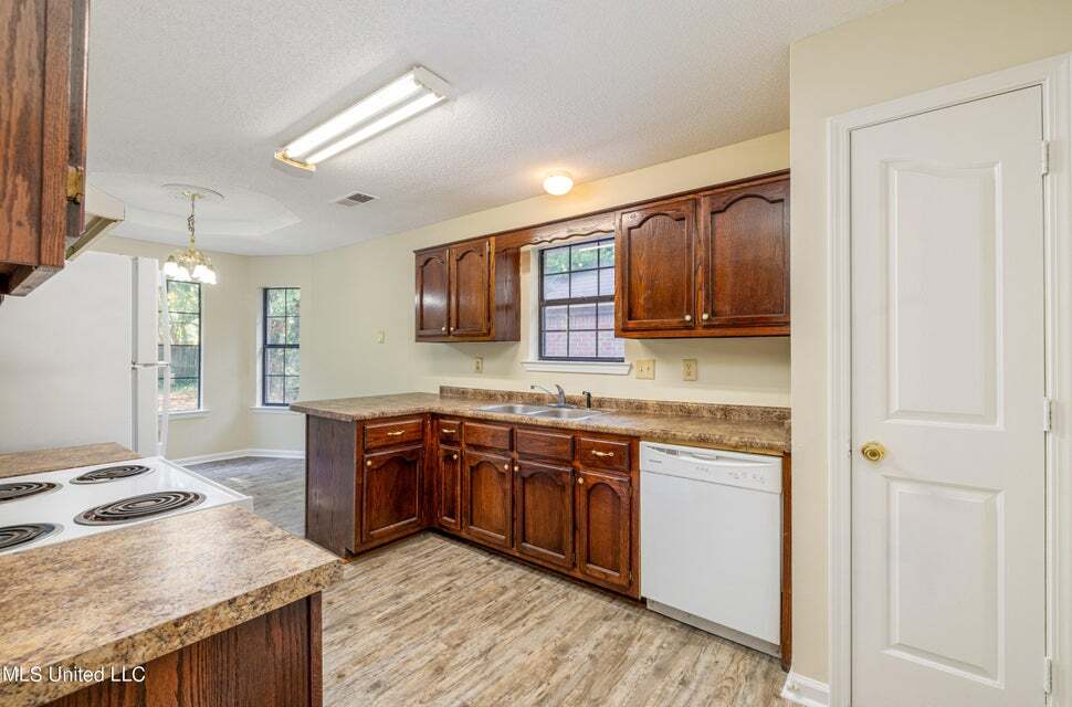 Foto del edificio - 7173 Olive Ridge Dr