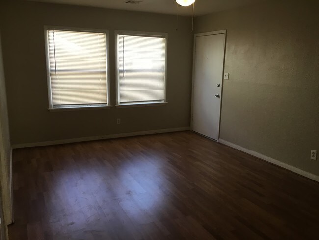 Building Photo - 2111 Felix Pl
