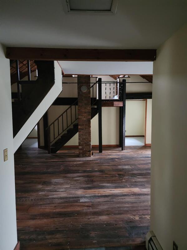 Foto del edificio - 14 Commercial Ave