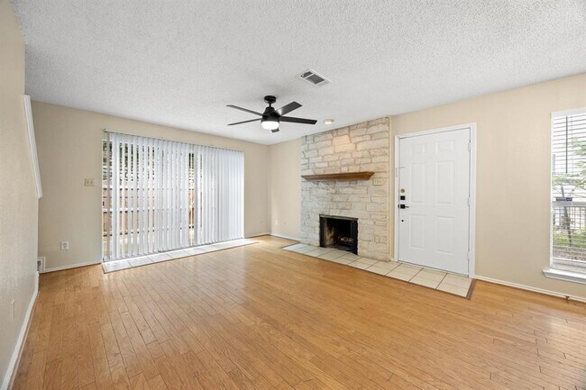 Foto del edificio - 6715 Old Quarry Ln