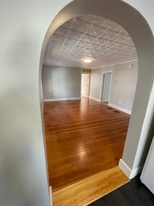 Building Photo - 56 Rumford St