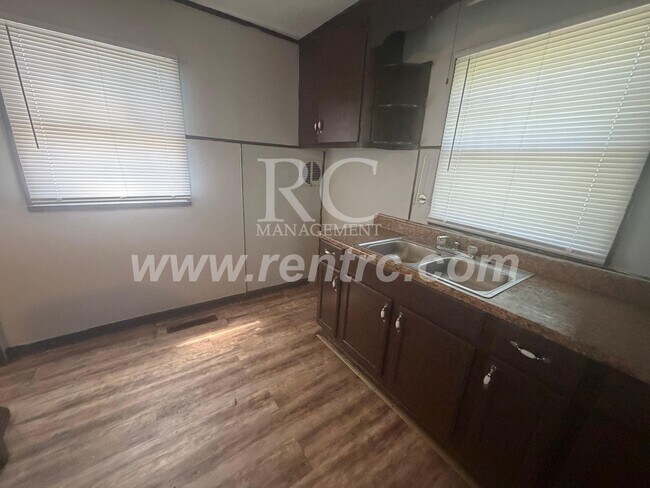 Foto del edificio - 228 Delaware-
