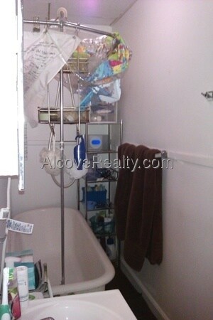 Photo - 254 Windsor St Apartment