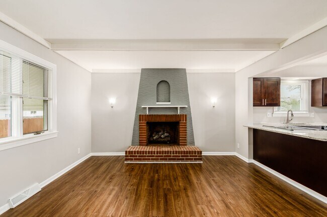 Building Photo - 1635 Penworth Dr
