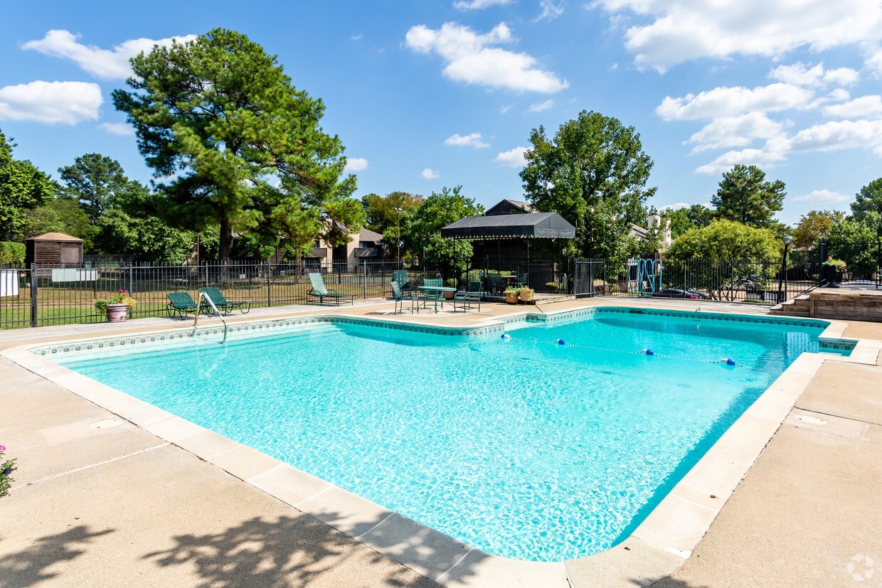 Primary Photo - Hillside Apartments