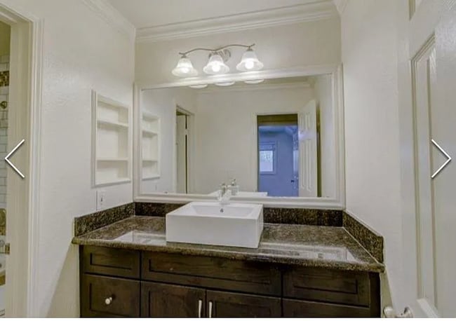 Building Photo - 3550 Lebon Dr