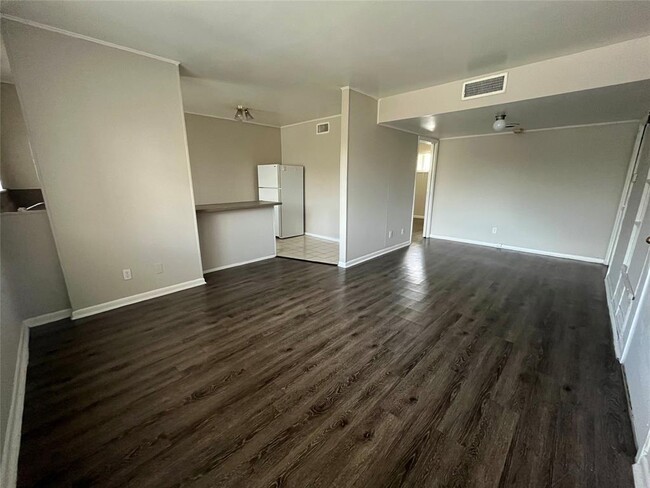 Foto del edificio - 3304 Red River St