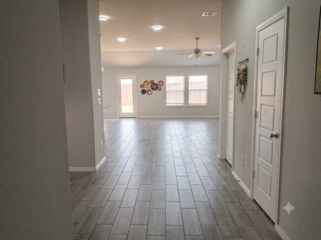 Building Photo - 14156 Aberavon Dr