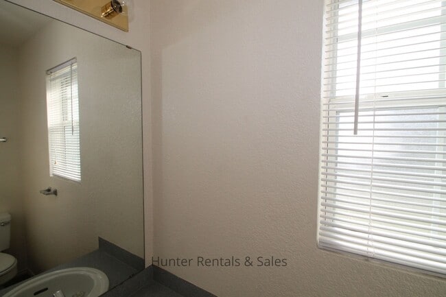 Building Photo - 4506 Jeff Scott Dr