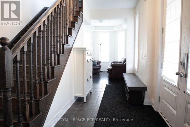 Photo du bâtiment - 105 Balsdon Hollow