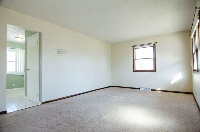 Building Photo - 1003 Olive St