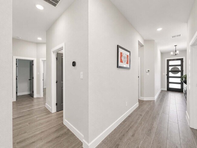 Foto del edificio - 9718 Starry Night Ln