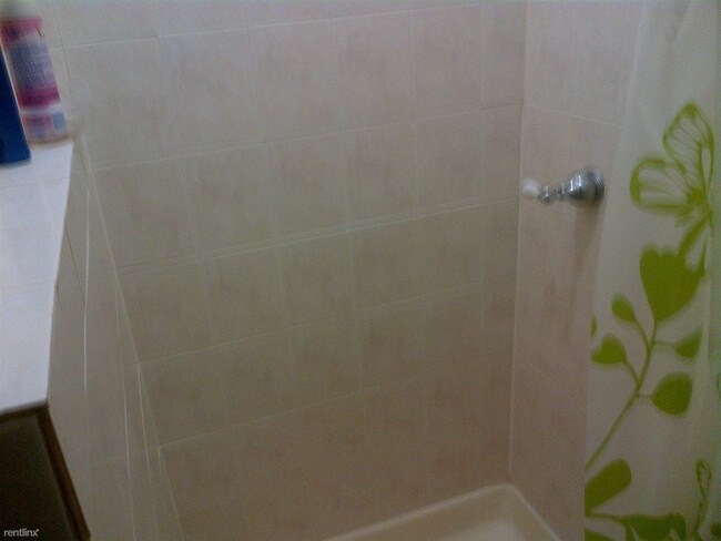 Building Photo - 2 br, 1 bath  - 57 E 16th St Apt 1