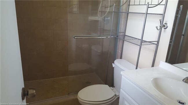 Building Photo - 713 Kemper Ave