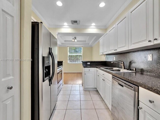 Foto del edificio - 858 NW 170th Terrace