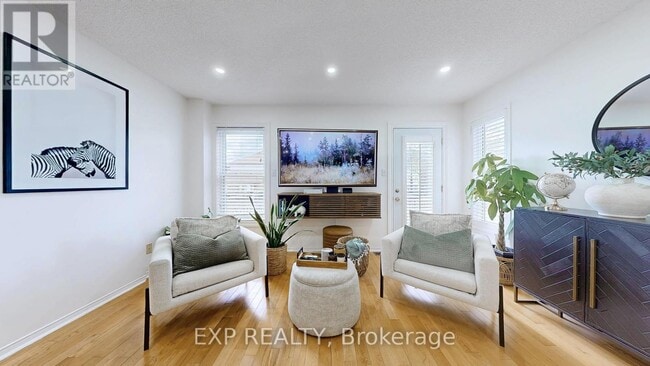 Building Photo - 1121 Foxglove Pl