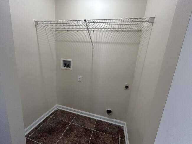 Foto del edificio - Home For Rent