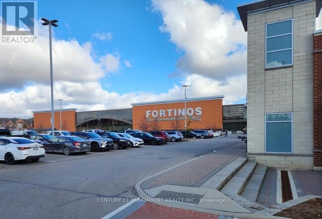 Building Photo - 509 Dundas St W