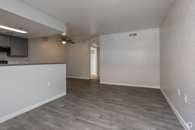 1BR, 1BA - 647SF - Palomar
