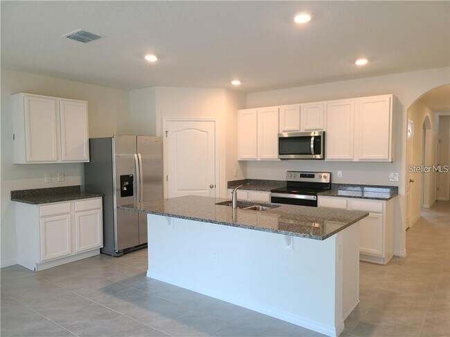 Foto del edificio - 5374 Douglas Fir Dr