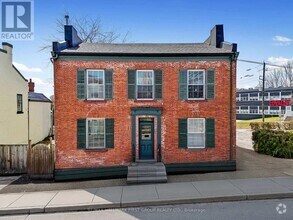 Building Photo - 143-143 Walton St
