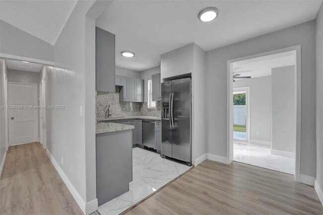 Foto del edificio - 2134 Dewey St