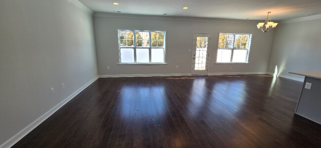 Foto del edificio - 8104 Side Spg Ter