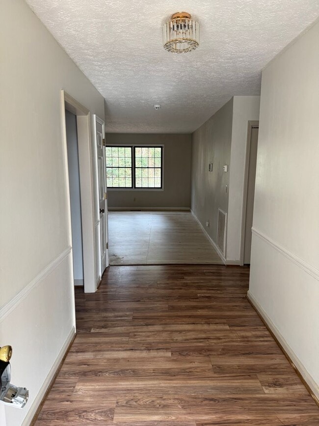 Foto del edificio - 4315 Greenbrier Dear Rd