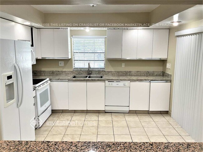 Foto del edificio - 2703 SW 5th St