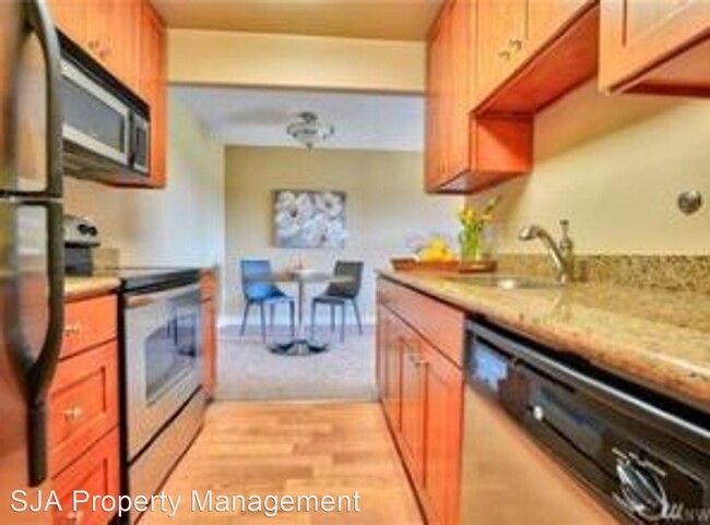 Building Photo - 1 br, 1 bath House - 13201 Linden Avenue N...