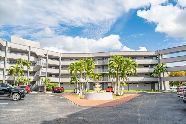 Foto del edificio - 18000 NW 68th Ave