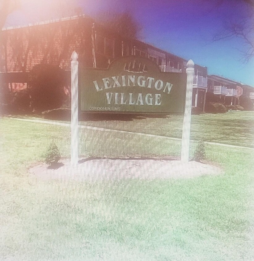 Primary Photo - 9 C Hemlock Dr