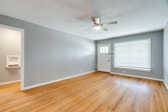 Foto del edificio - 5228 N Hudson Ave