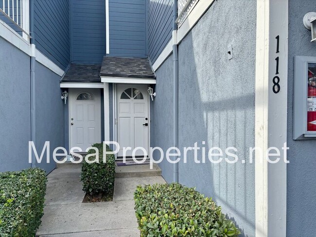 Building Photo - 118 N Glendora Ave