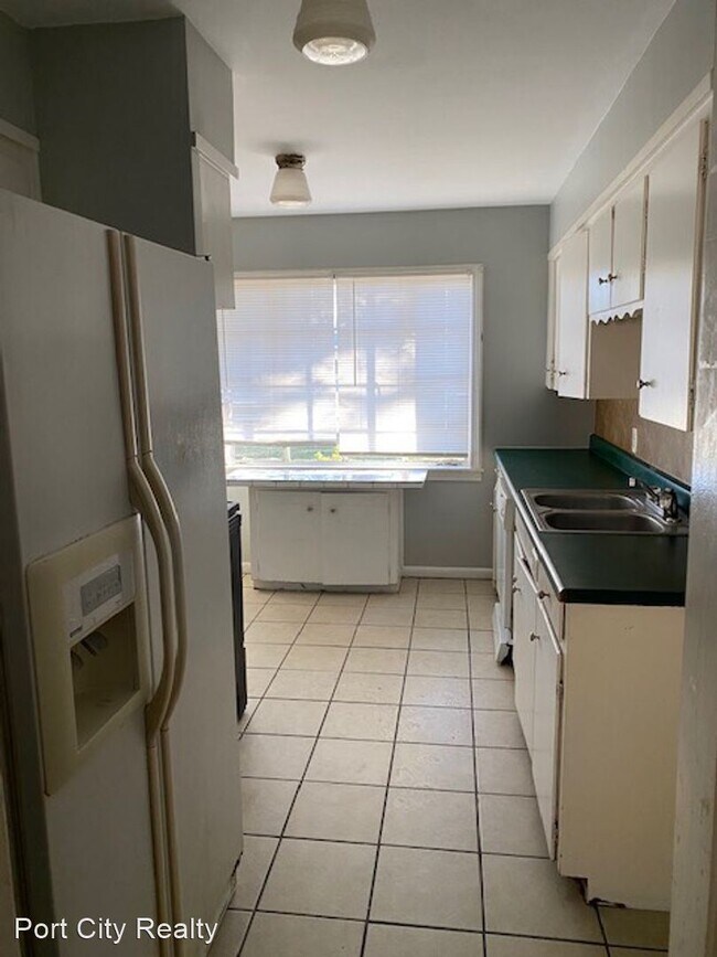 Building Photo - 3 br, 1 bath House - 170 Carroll St.