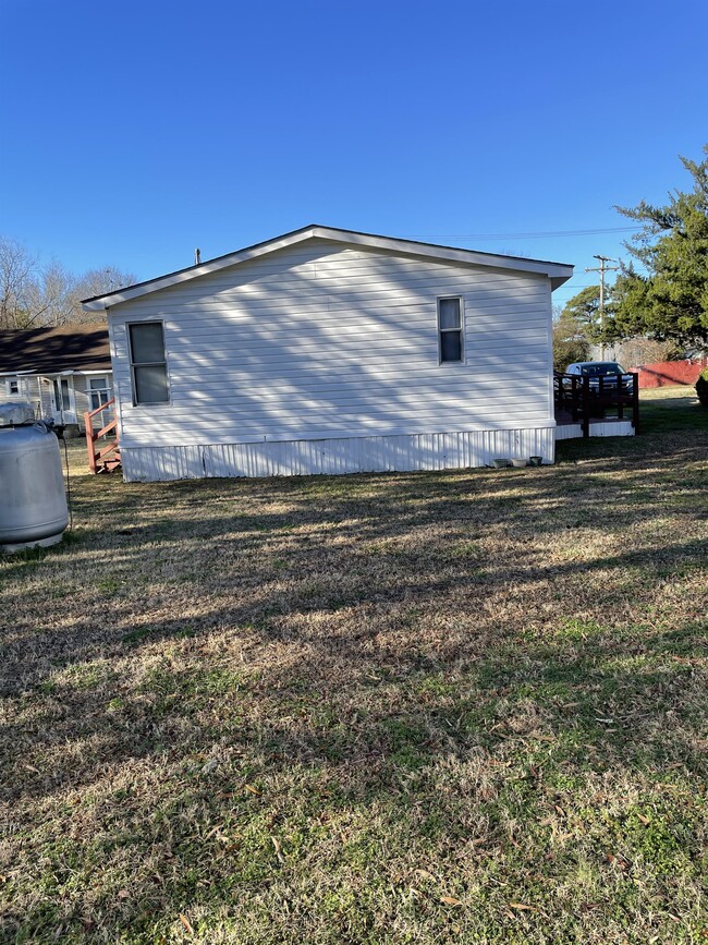 Building Photo - 55 Swan Ln