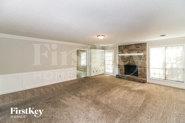 Foto del edificio - 7132 Shadow Oaks Dr