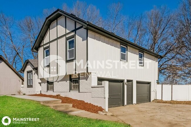 Building Photo - 17608 25th E Street, Independence, MO 64057