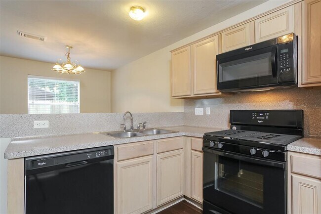 Foto del edificio - 8002 Scarlet Tanager Dr