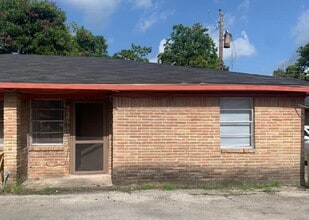 Building Photo - 5440 Makeig St