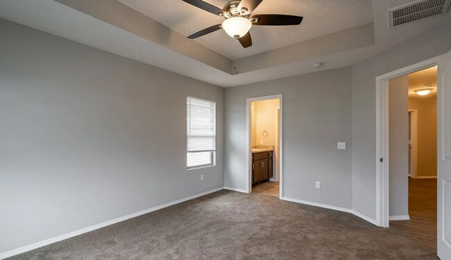 Foto del edificio - 1351 S Normandy Ave